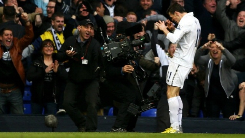 Της τραβάει το... σεντόνι (vid)