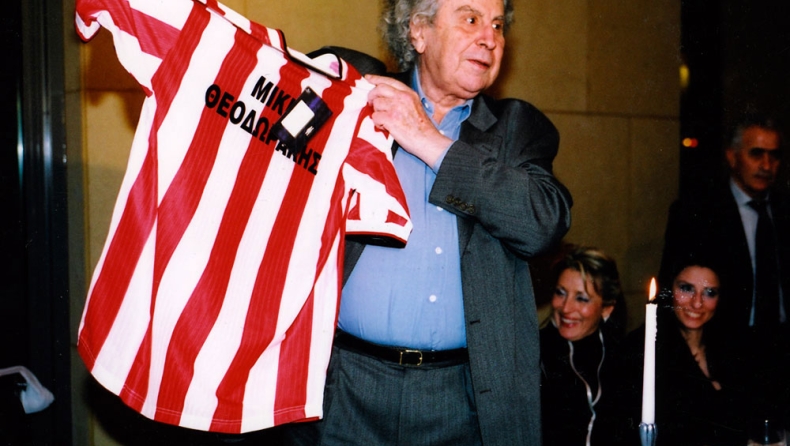 Ο ποδοσφαιρικός Μίκης Θεοδωράκης (pics)