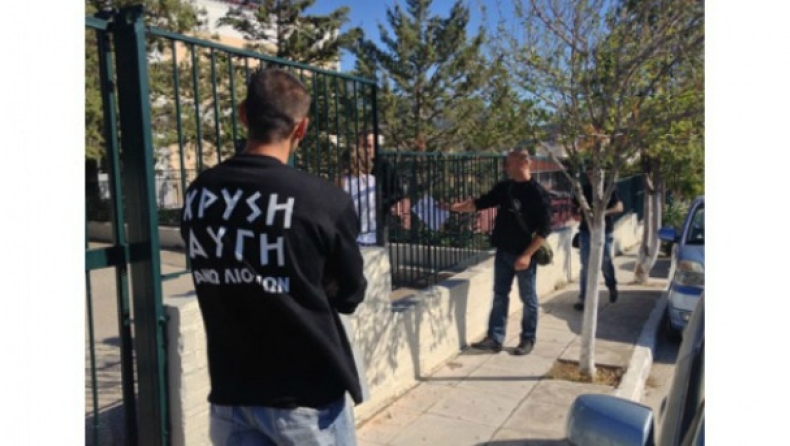 Στα σχολεία η Χρυσή Αυγή‏