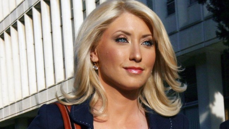 Ψηφίζουμε Σία Κοσιώνη και χωρίς μακιγιάζ! (pics)