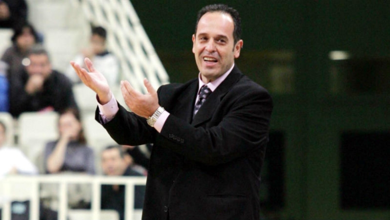 Στον Ηλυσιακό ο Καρβέλας