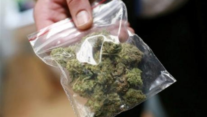 Έμπορος ναρκωτικών 17 ετών