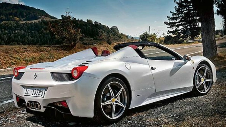 Mία Ferrari, ανοιχτή σε όλα! (vid & pics)