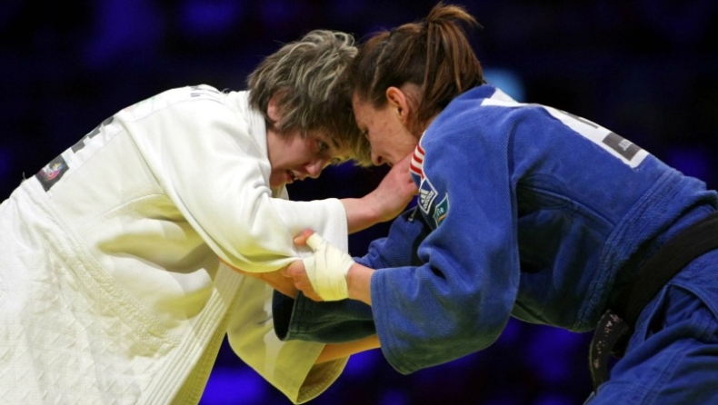 Αποκλείστηκε η Μπουκουβάλα