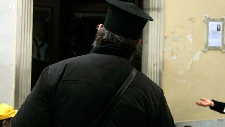 Ιερέας με καταθέσεις 3 εκατομμυρίων ευρώ