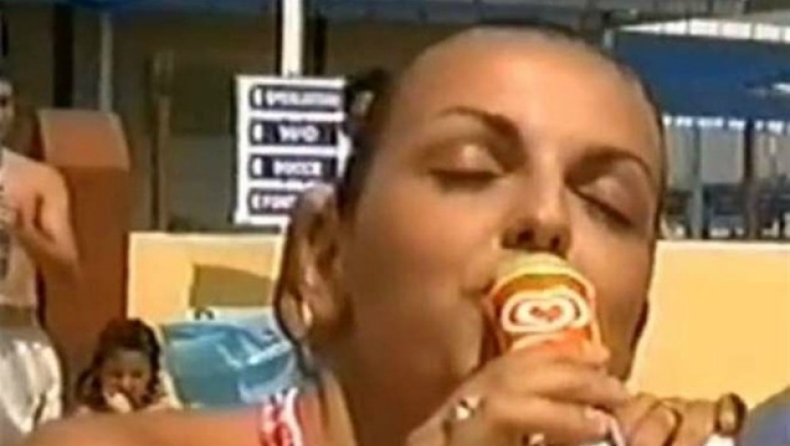 Σε κλίμα... μπούνγκα-μπούνγκα η μέλλουσα κυρία Μπερλουσκόνι