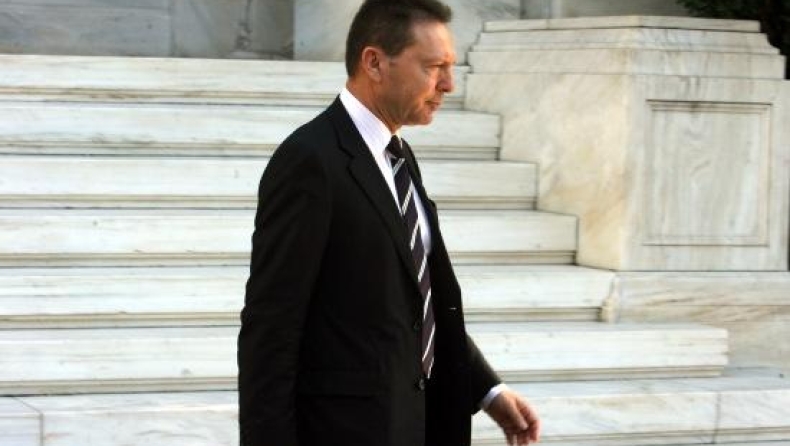 Στουρνάρας: Ανοιχτό το ενδεχόμενο απολύσεων