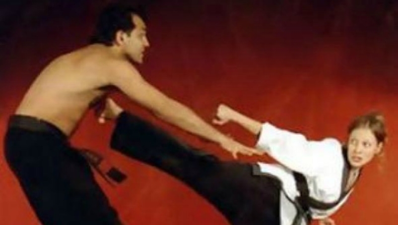 Μαθήματα καράτε στη Χρυσή Αυγή