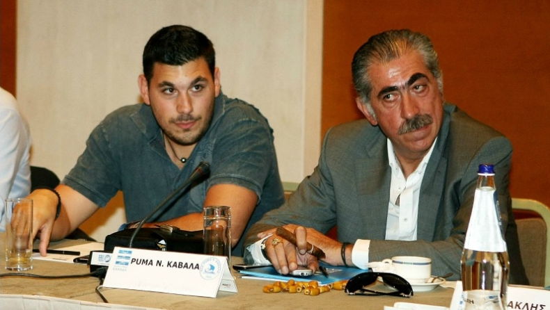 Η... παράδοση του Μάκη!