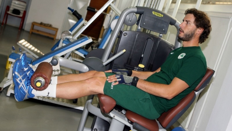 Προς την έξοδο και ο Ντονάς