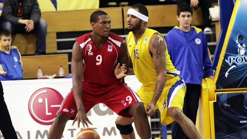 Σένσλι κι επισήμως στον Ίκαρο