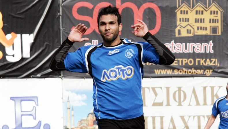 «Βυσσινί» ο Καραχάλιος