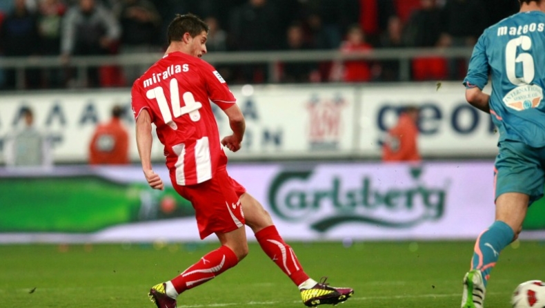 Στην κορυφή ο Μιραλάς