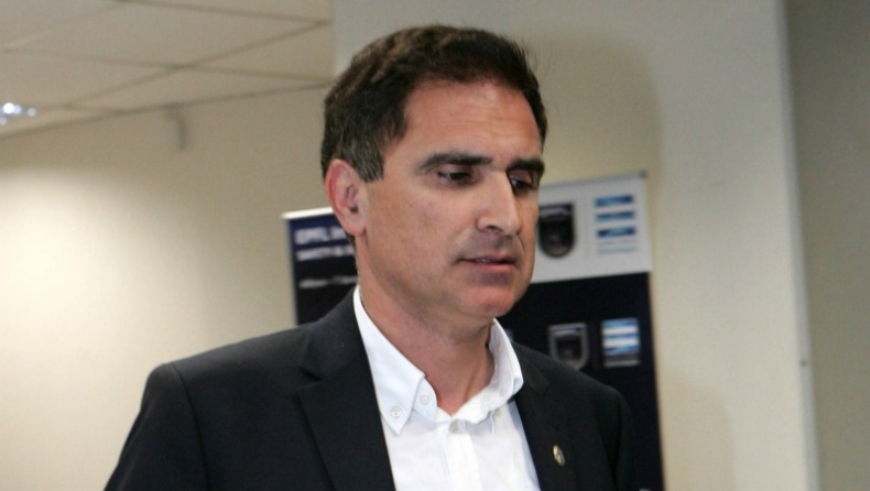 Στο εξωτερικό για τεχνικό...