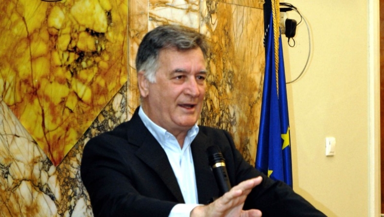 Κωστούλας: «Θέλω την ομάδα ελληνική!»