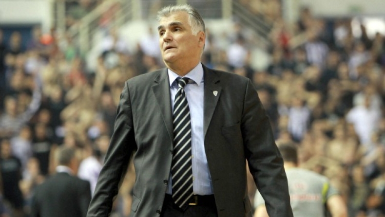 Κάλεσε τον... έκτο παίκτη ο Μαρκόπουλος