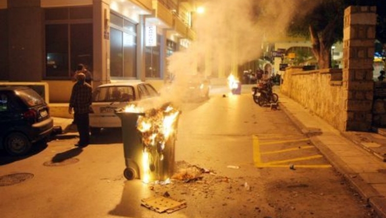 Δακρυγόνα και φωτιές στην Κρήτη