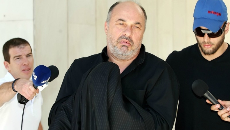 Mπέος: «Όλες οι χούντες πέφτουν!»