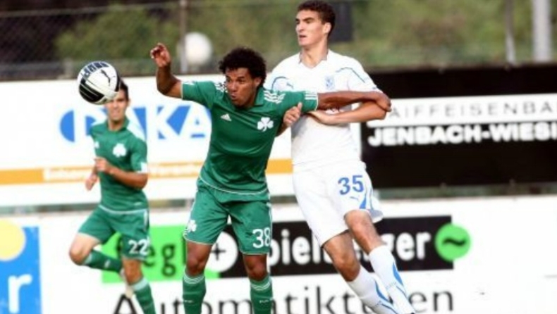 Στα πόδια του η τελευταία ευκαιρία!