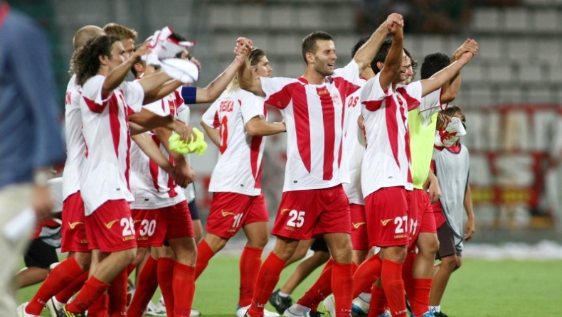 Φουλ για πλέι οφ! (video)