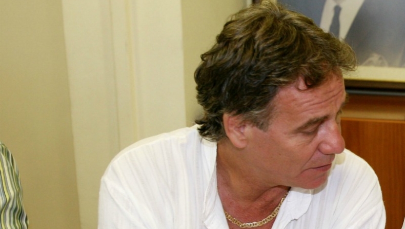 Επαφή Αδαμάκη με τους αρχηγούς