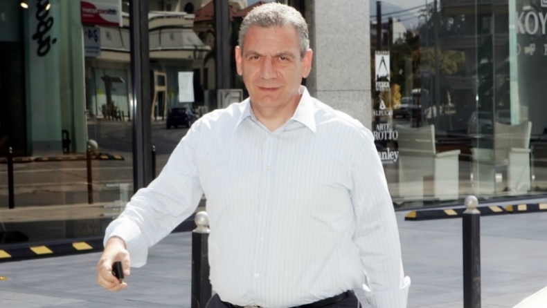 Ενημερώνει για το γηπεδικό