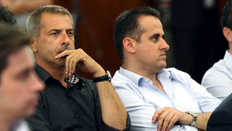 Ρίχνουν τους τόνους
