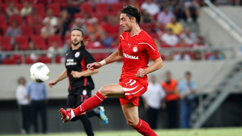 Θέλει να τους τραπεζώσει