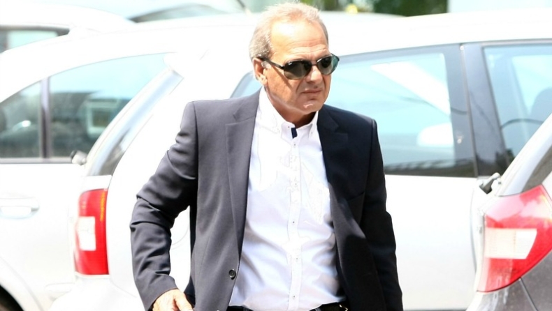 Στην Αυστρία Αλαφούζος, Ελευθεράκης