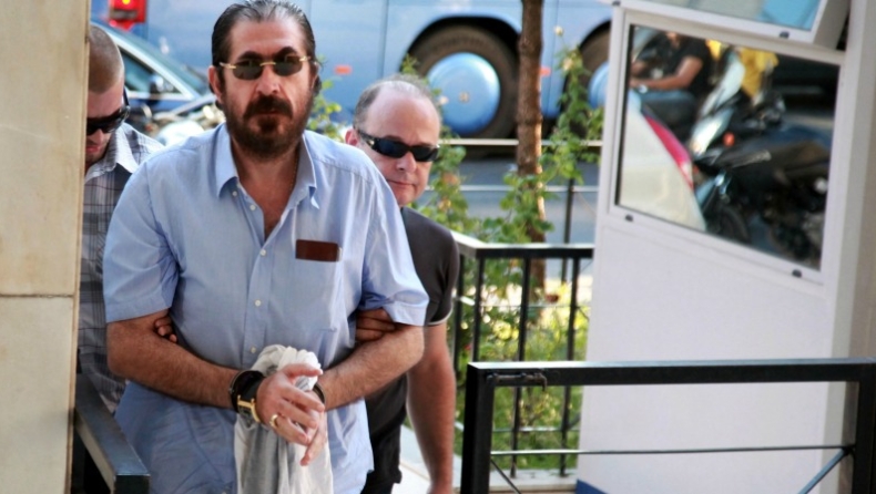 Στάθης: Παραδόθηκε ο Ψωμιάδης!