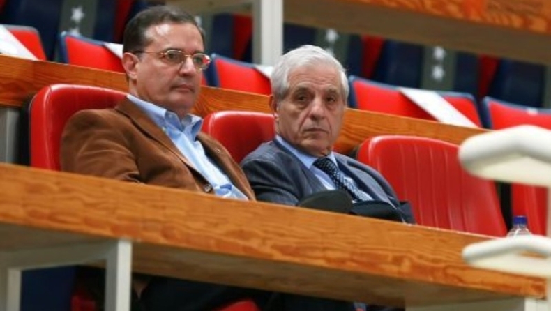 Δεν αποχωρεί ο Παύλος