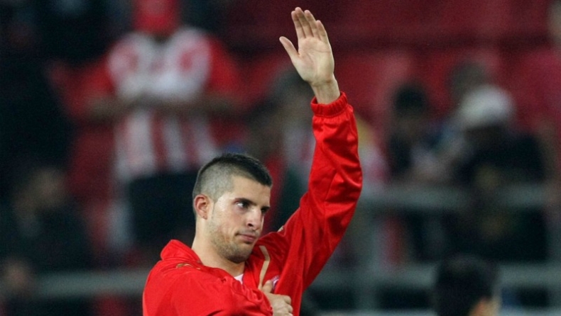 «Γιατί αγνοεί τον Μιραλάς;»