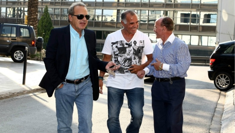 Μέχρι και παραίτηση...