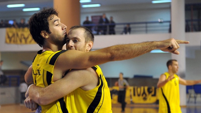 Ευχαριστημένη με κόσμο, όχι με διαιτησία η ΑΕΚ