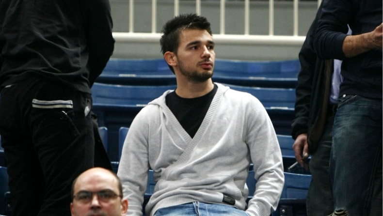 Σκέψεις εξωτερικού για Νίνη