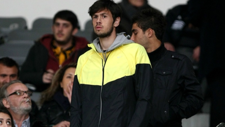 Μπουγαΐδης: «Μπορεί το πρωτάθλημα η ΑΕΚ»