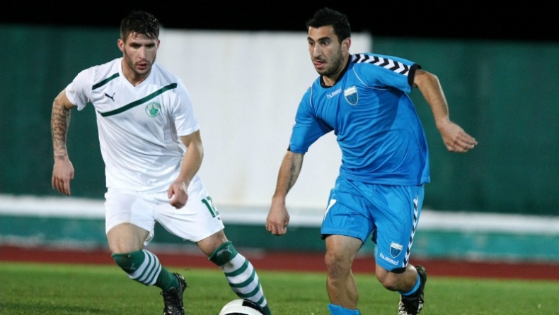 Κοιτάζουν μπροστά στον Λεβαδειακό