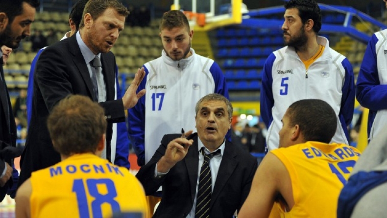 Σαν να... κατέβασαν διακόπτες για Πεδουλάκη