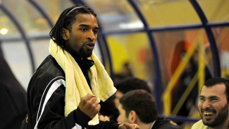 Πρόβλημα με Νάνα & Τόμπσον