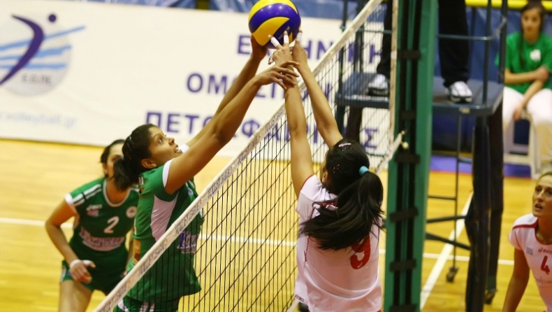 Τα βλέμματα στο ντέρμπι... αιωνίων!