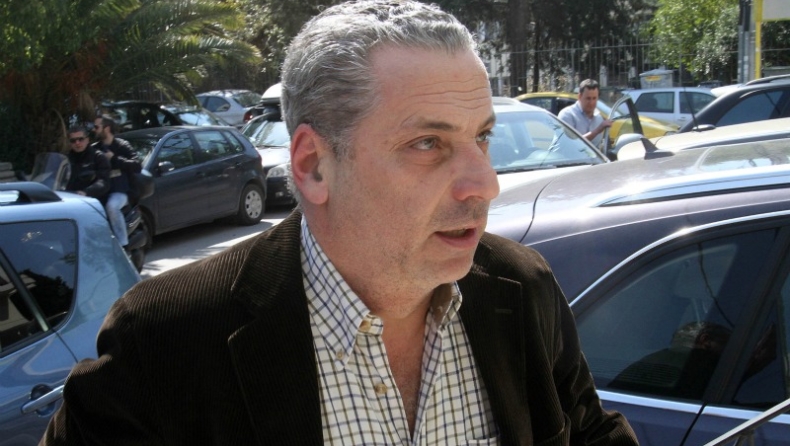 Χτυπάει την πόρτα Πόλυ και Παππά!