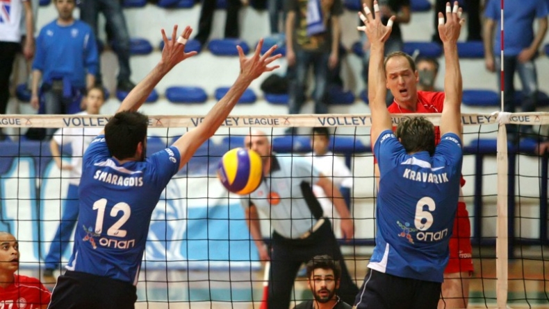 «Είστε οι μόνοι χωρίς ενημερότητα»