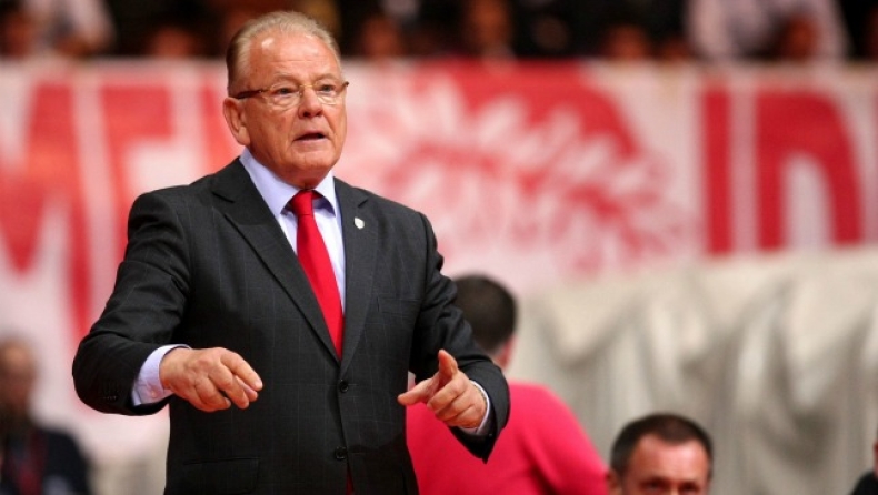 Αν αργήσω φάτε!