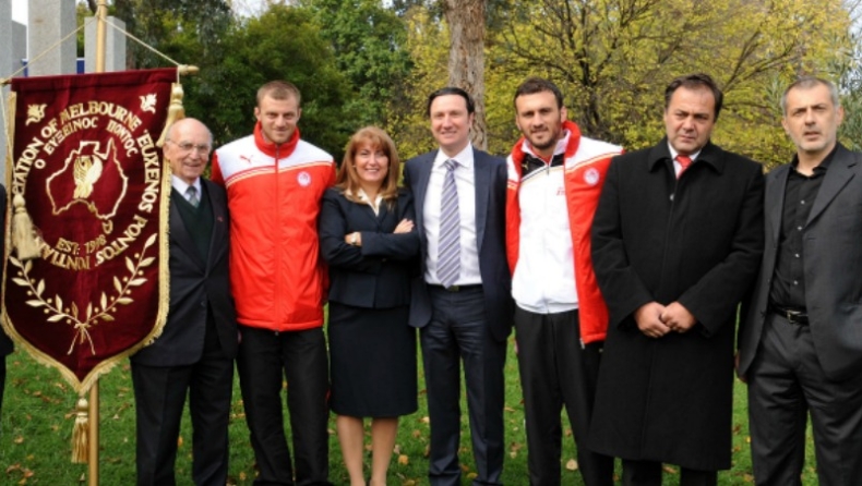 Τιμή για τους πεσόντες (vid & pics)