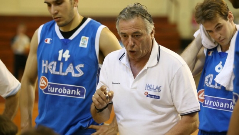 Ήττα, αλλά πρόκριση για τους Νέους