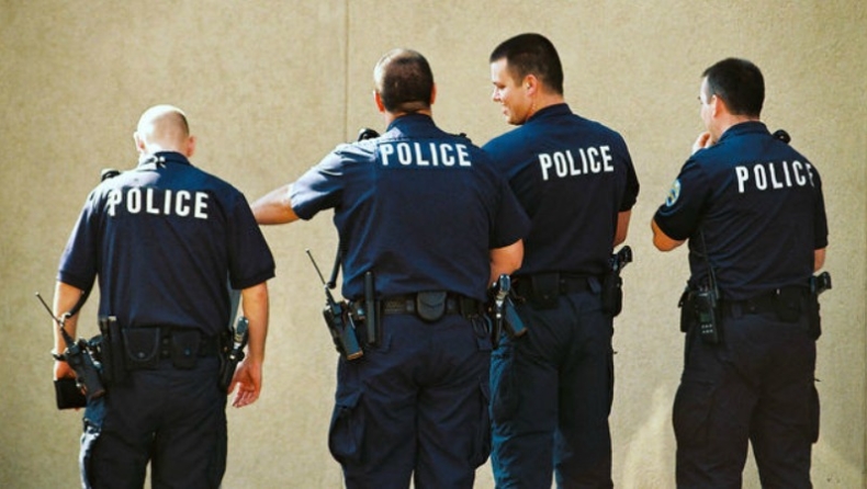 Πρώην υπουργός με φρουρά 45 αστυνομικών!