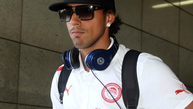 Ξεκαθαρίζει για Ντιόγκο, Ντιελνά