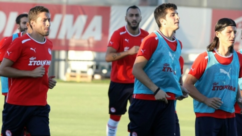 «Τρέχουν» τρεις για ΑΕΚ