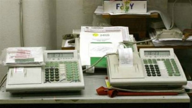 Ένας στους τέσσερις επιτηδευματίες δεν αποδίδει ΦΠΑ