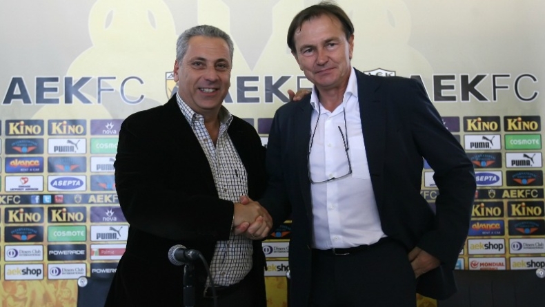«Υπάρχουν κενά σε θέσεις»